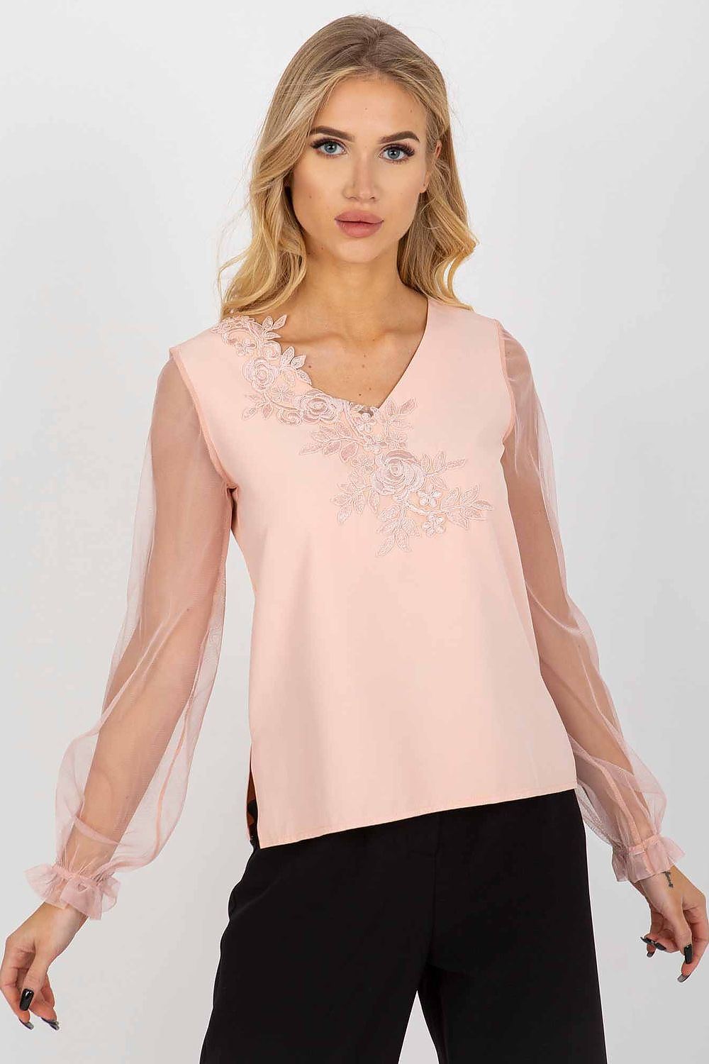  Blouse model 174748 Lakerta 